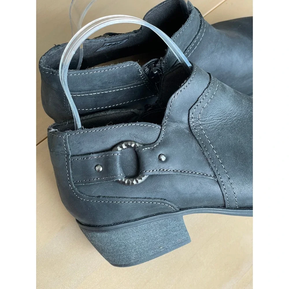 Clarks Charlten Grace Black Oily Leather Ankle Boots Booties Women's 7 W Wide